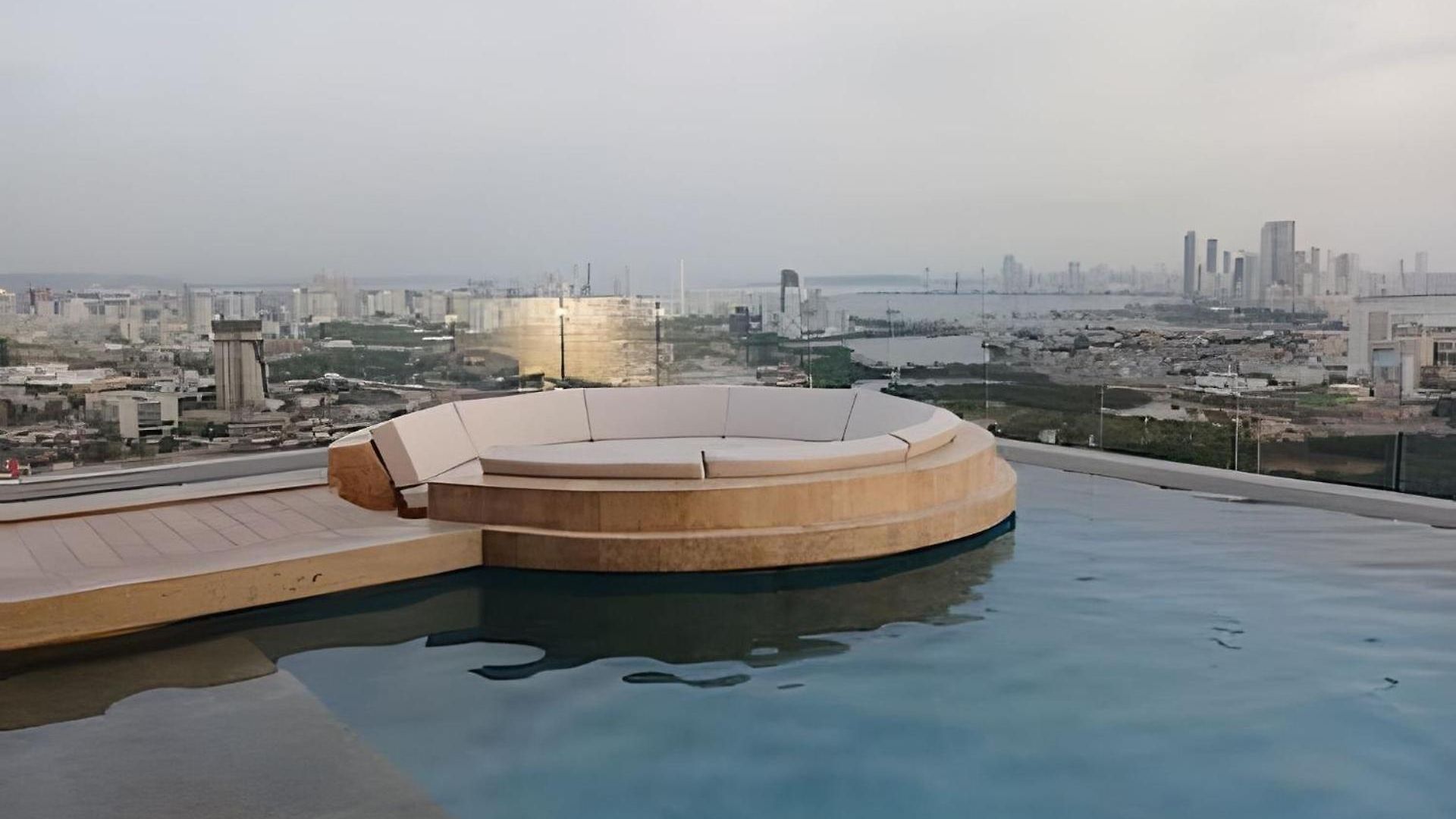 Stuning View To Walled & Beach, King Size Bed Cartagena