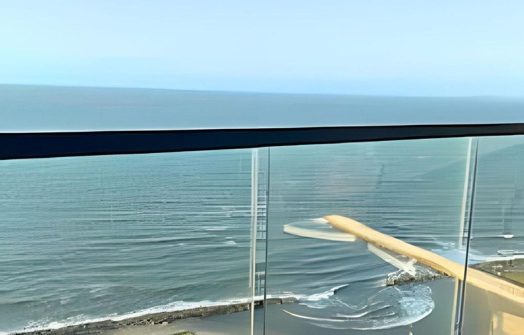 Stuning View To Walled & Beach, King Size Bed *