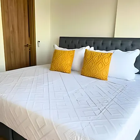Stuning View To Walled & Beach, King Size Bed Apartment